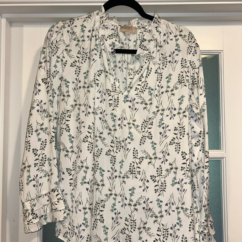 LOFT Cream Ruffled 3/4 Sleeve Blouse